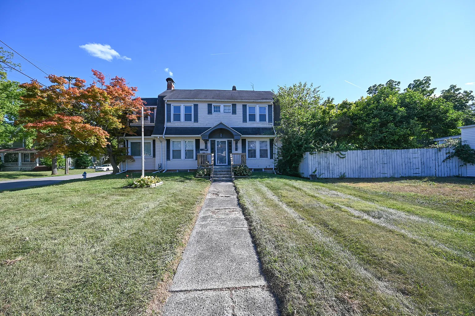 723 Mount Vernon Ave photo 1