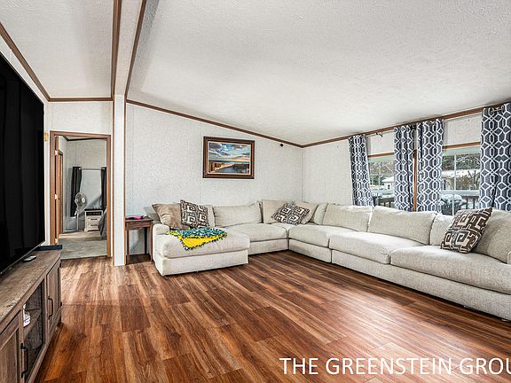 5th image of 1585 Richards Dr