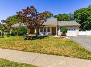 32 N Westfield Rd, Howell, NJ 07731