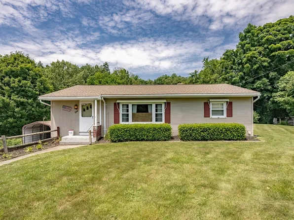 1 Cedar St, Southwick, MA 01077