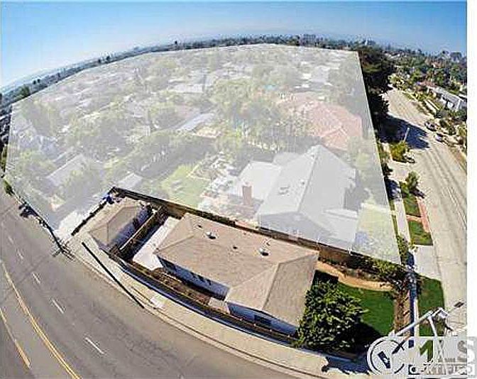 Bird eye view of house and granny flat