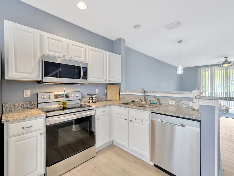 4427 Barnstead Dr — Photo 9