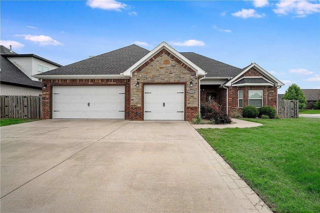 4 bed, 2410 sqft, $2,650 — Photo 1