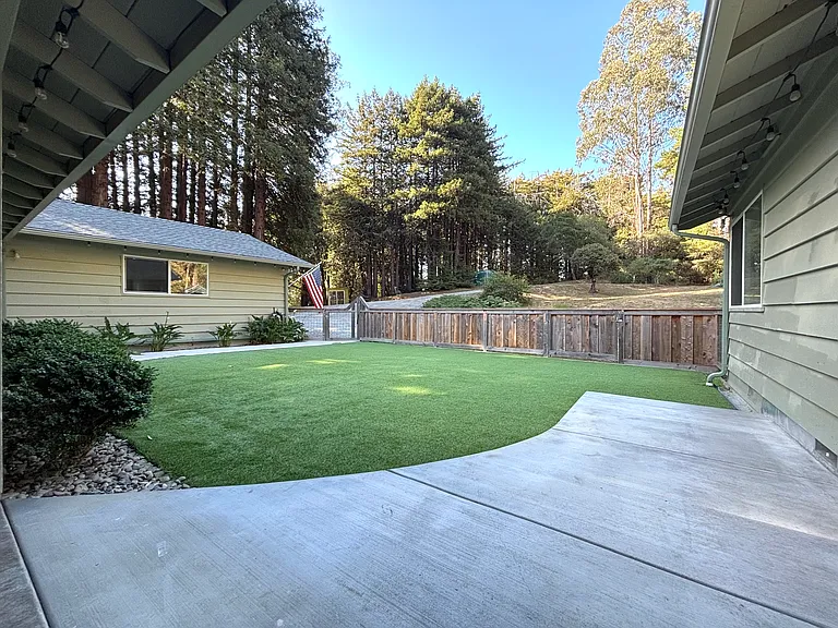 221 Gillette Rd — Photo 25