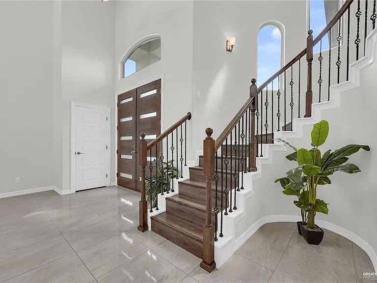 3817 Santa Fe St — Photo 15
