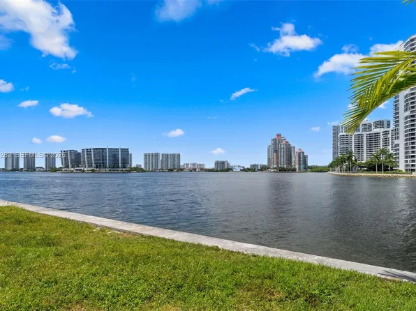 18970 N Bay Rd, Sunny Isles Beach, FL 33160