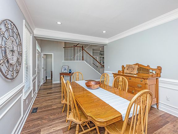 4th image of 1369 Black River Dr