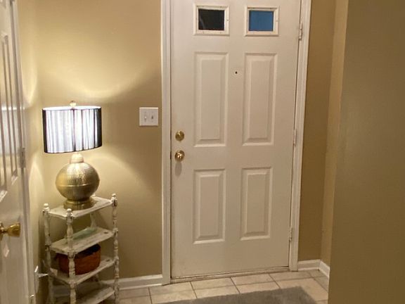 5th image of 202 Tomlinson Dr #8