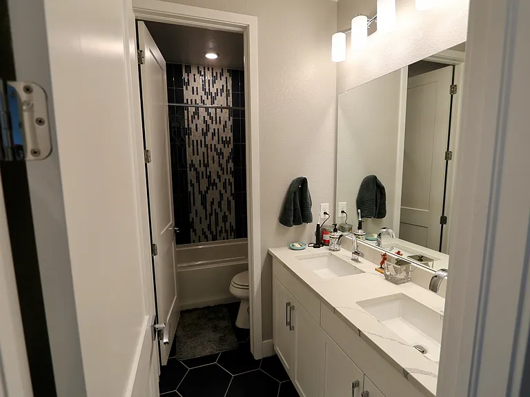 1512 Stablecross Dr — Photo 35