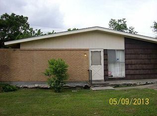 2105 Deerfield Rd, Gretna, LA 70056