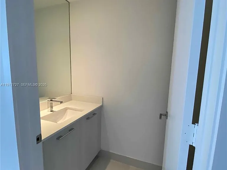 45 SW 9th St #3703 — Photo 45