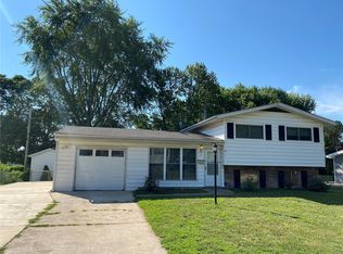12 Floweridge Ln, Florissant, MO 63031