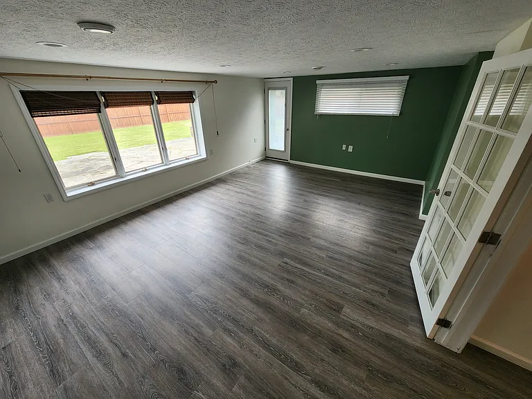70 Ashley Dr — Photo 16