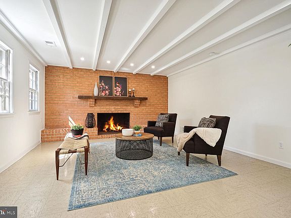 2nd image of 6714 Columbia Pike