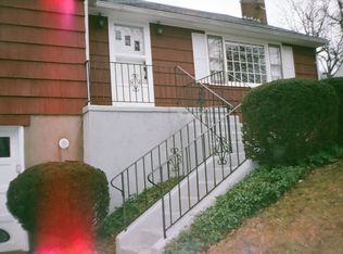 100 Lydale Pl, Meriden, CT 06450