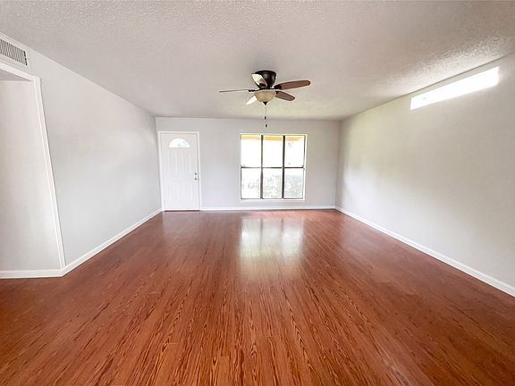 3rd image of 3801 Grecian Ct