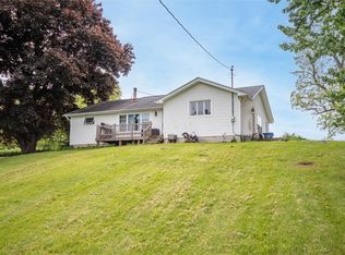 2825 Parker Rd, Newark, NY 14513