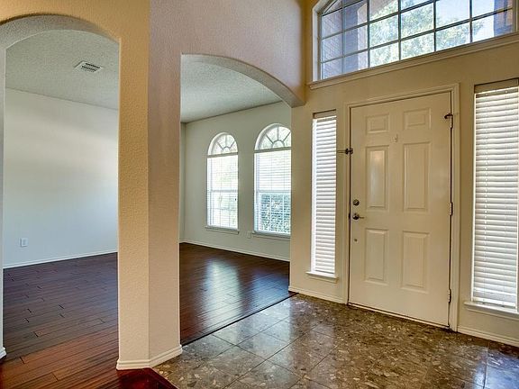 4th image of 5208 Timber Park Dr