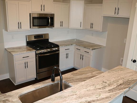 3rd image of 1666 Montys Cir N