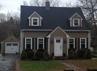 176 Hopedale St, Hopedale, MA 01747