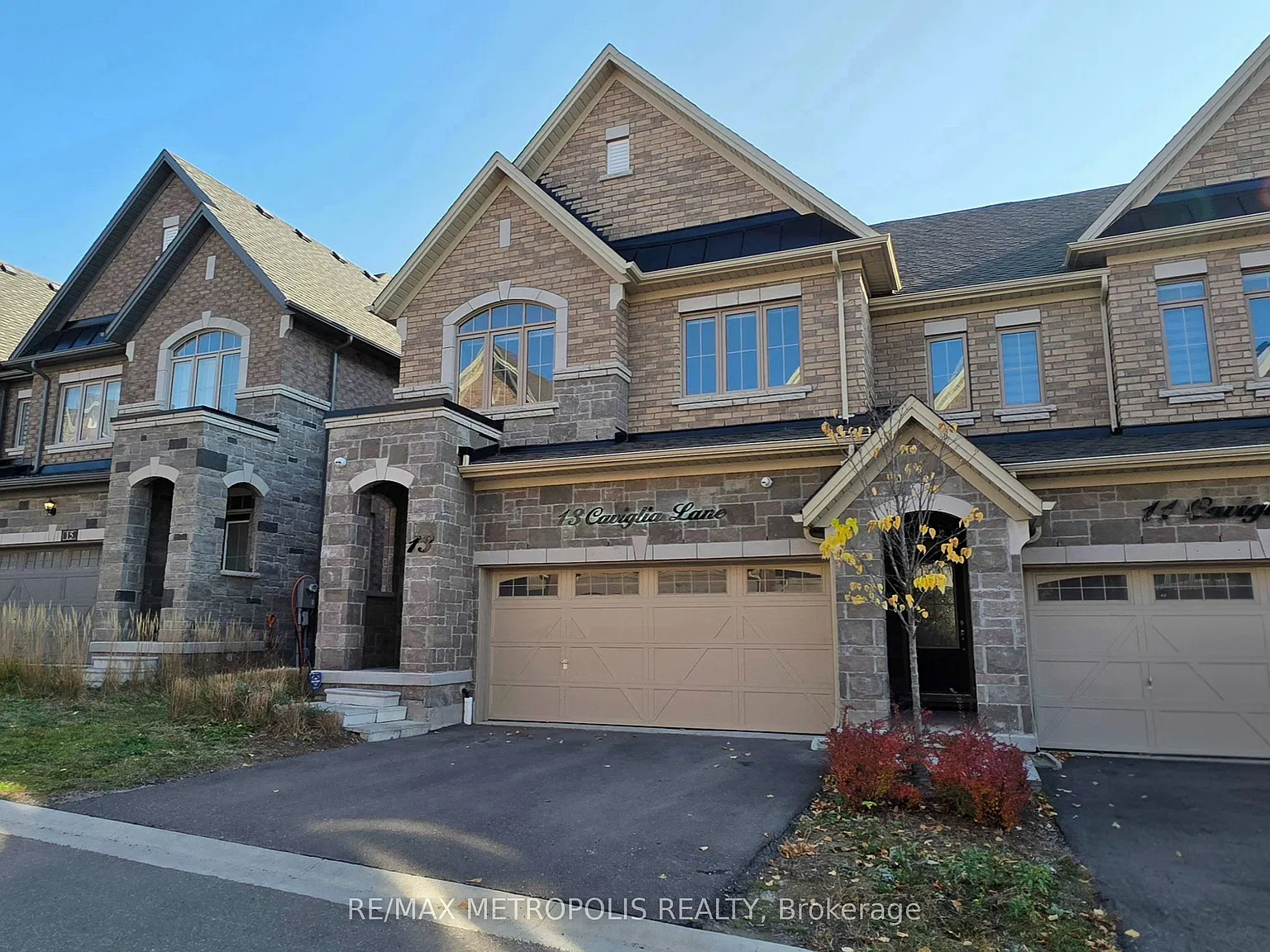 3 bed, $4,300 — Photo 1