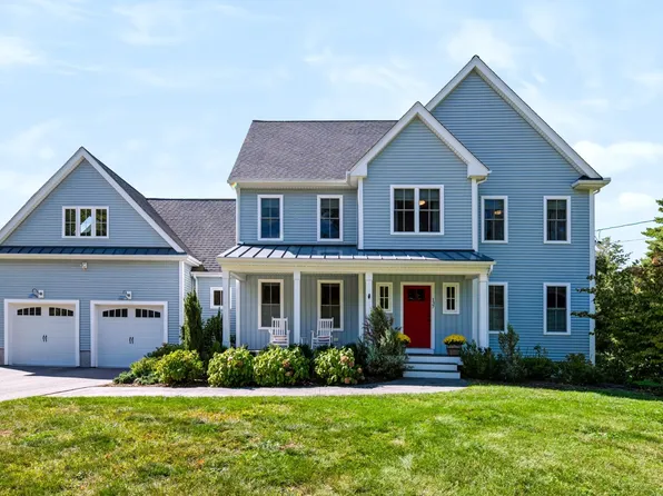 137 Acorn St, Millis, MA 02054