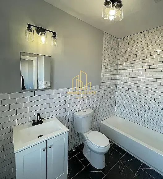 467 Ferry St #11 — Photo 4