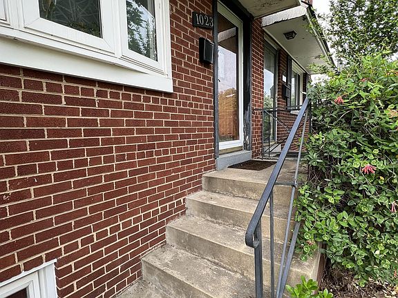2nd image of 1023 Vernon St