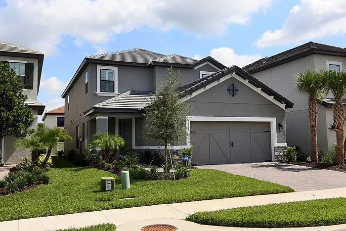 4 bed, 3.5 bath, 2992 sqft, $4,140 — Photo 1