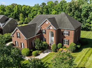 414 Castlestone Ln, Matthews, NC 28104