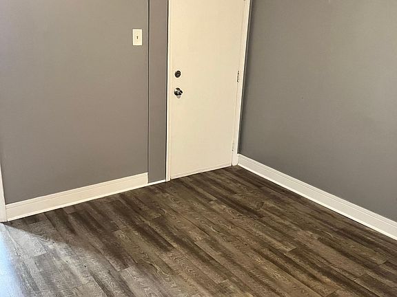 3rd image of 447 S 14th Ave Floor 2
