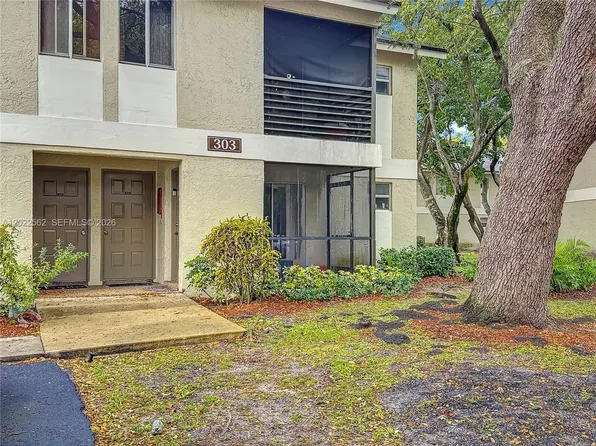 303 Gardens Dr APT 206, Pompano Beach, FL 33069