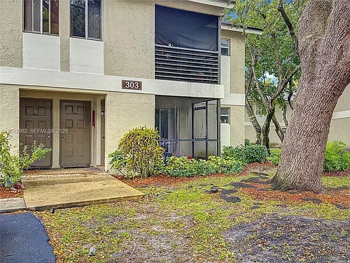 303 Gardens Dr #206 Photo 1