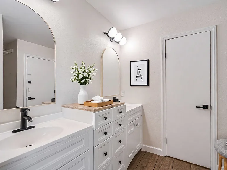 Bathroom connected to the primary bedroom