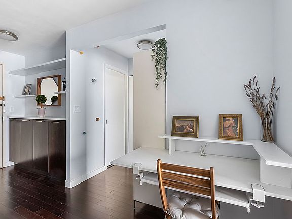 5th image of 376 Broadway APT 14E
