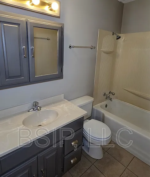 1141 NE Chester Ave #2 — Photo 7