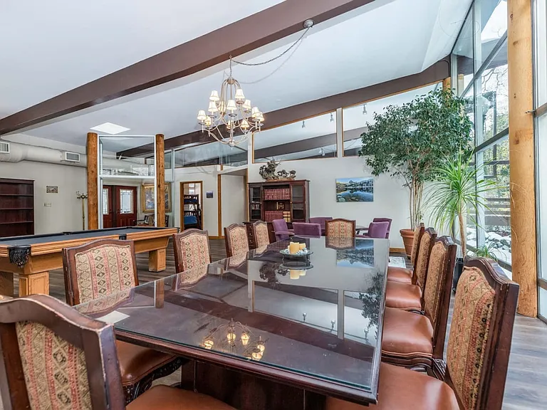 Building's Lounge