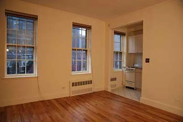 Rented by Buchbinder & Warren | media 22