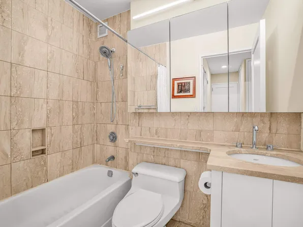 415 East 37th Street image 6 of 13