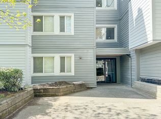 9890 Manchester Dr #406, Burnaby, BC