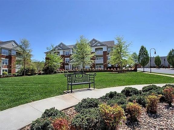 5th image of 601 Wyndhurst Dr APT 204
