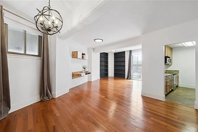 1 bed, 1.0 bath, 1043 sqft, $1,975 — Photo 3