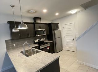 4915 Charles Point SW #1A, Edmonton, AB T6W 3H1