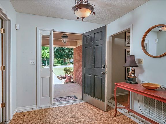 4th image of 5204 Leeward Ave