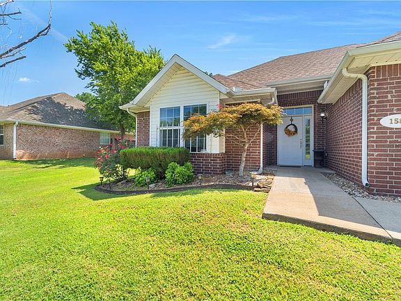 3rd image of 1586 N Shetland Dr