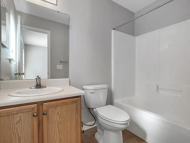 2738 W Tharpe St #404 — Photo 25