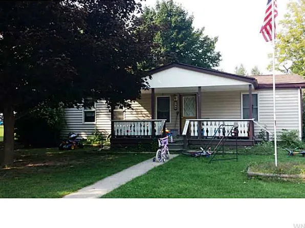38 Vermont St, Nunda, NY 14517