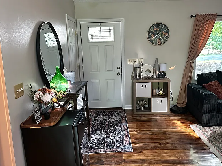 2 Sherwood Dr — Photo 2
