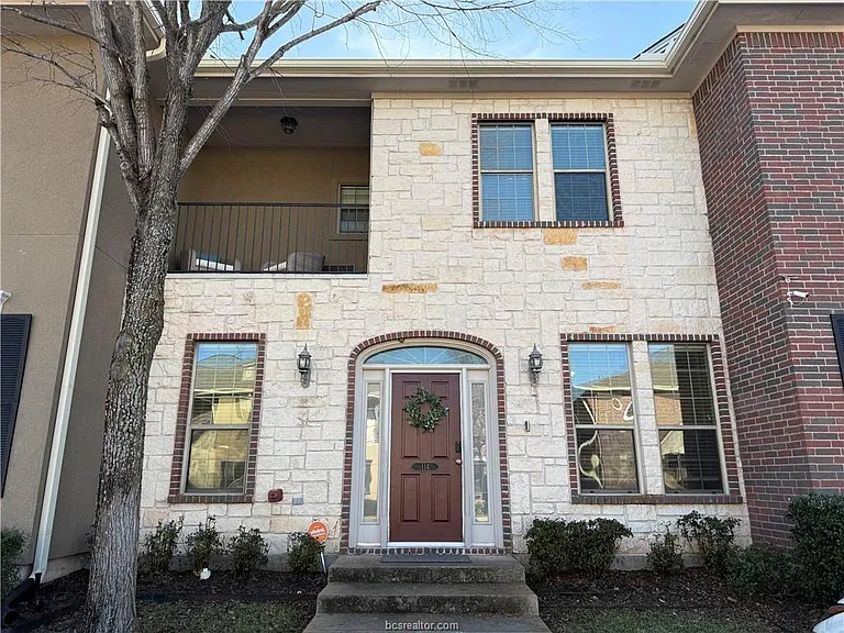 114 Forest Dr — Photo 1