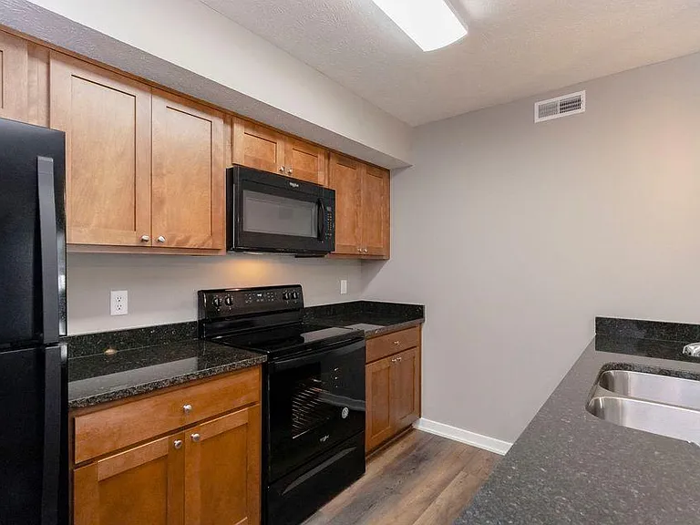 2410 Lynn St #3 — Photo 6